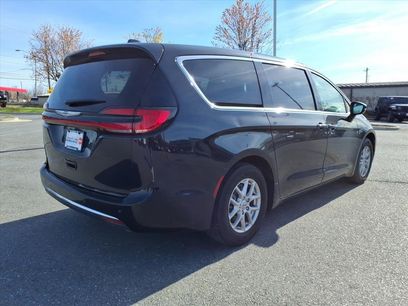 Used 2024 Chrysler Pacifica Touring-L