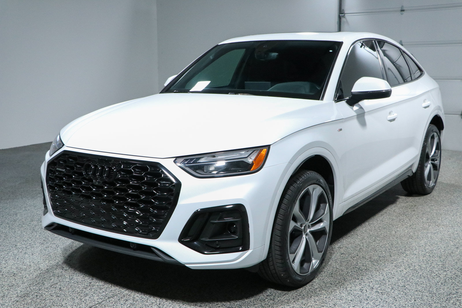 Used 2023 Audi Q5 2.0T Premium Plus w/ Premium Plus Package AWD/4WD image 32
