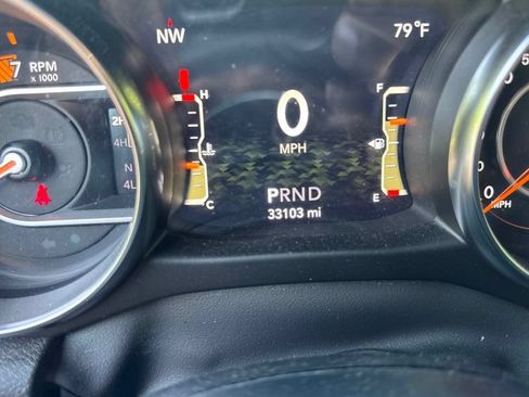 Used 2022 Jeep Wrangler Unlimited Sahara w/ Cold Weather Group AWD/4WD image 11
