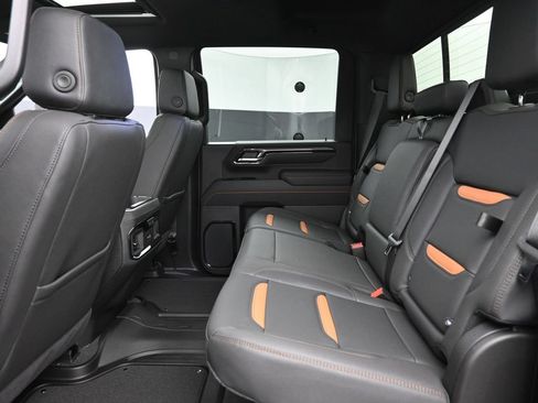 Used 2025 GMC Sierra 2500 AT4 w/ AT4 Premium Plus Package AWD/4WD image 12