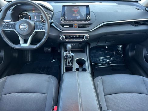 Used 2022 Nissan Altima 2.5 SV image 3