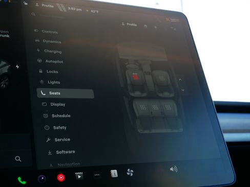 Used 2021 Tesla Model Y Long Range image 27