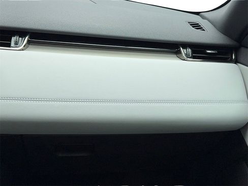 Used 2023 Land Rover Range Rover Evoque R-Dynamic SE image 20