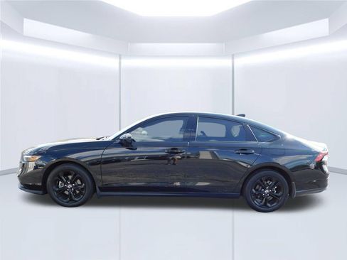 Used 2025 Honda Accord SE image 6