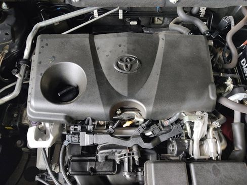 Used 2019 Toyota RAV4 LE FWD image 30