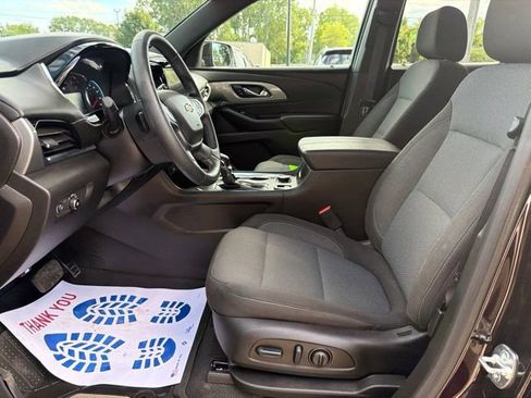 Used 2023 Chevrolet Traverse LT FWD image 24