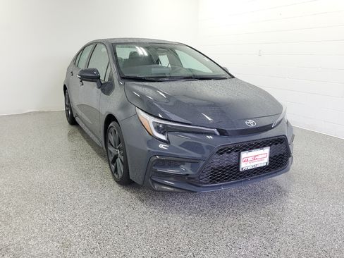 Used 2025 Toyota Corolla SE FWD image 4
