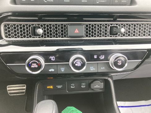 Used 2025 Honda Civic Sport image 17