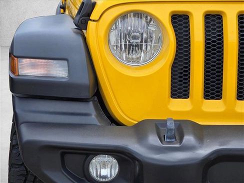 Used 2019 Jeep Wrangler Sport AWD/4WD image 9