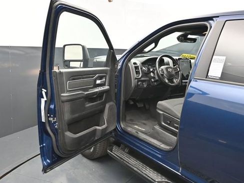 Used 2024 RAM 2500 Big Horn w/ Night Edition AWD/4WD image 12