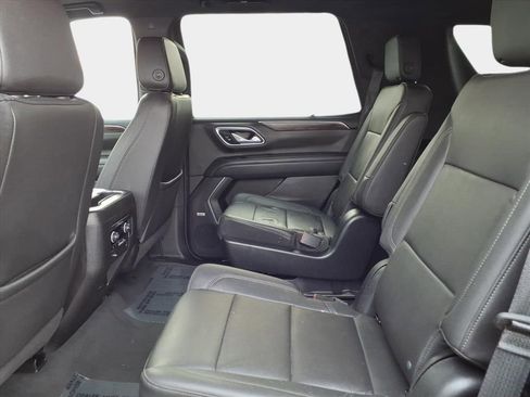 Used 2022 Chevrolet Tahoe LT w/ Luxury Package image 14