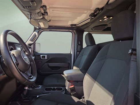 Used 2020 Jeep Wrangler Sport image 18