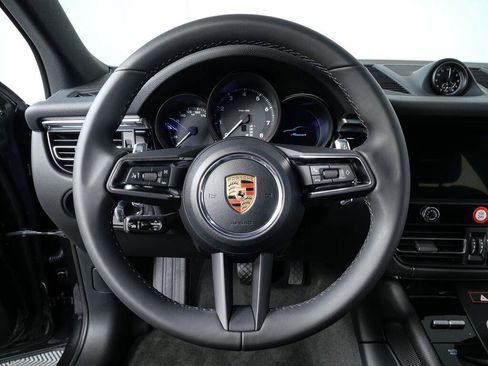 Used 2026 Porsche Macan AWD/4WD image 9