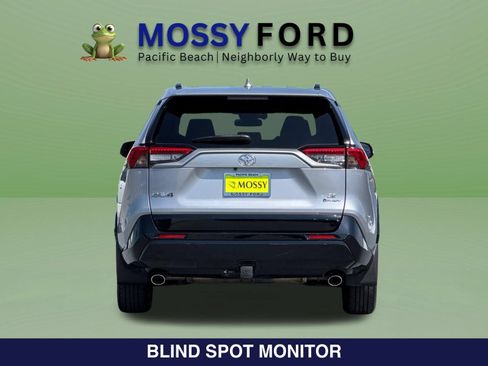 Used 2025 Toyota RAV4 SE w/ Weather & Moonroof Package AWD/4WD image 7