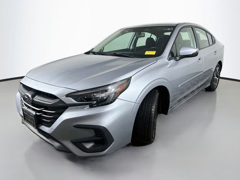 Used 2025 Subaru Legacy Premium AWD/4WD image 3