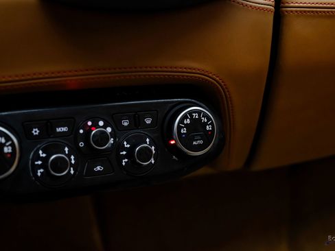 Used 2013 Ferrari 458 Spider image 86