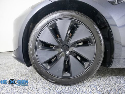 Used 2025 Tesla Model 3 Long Range AWD/4WD image 44