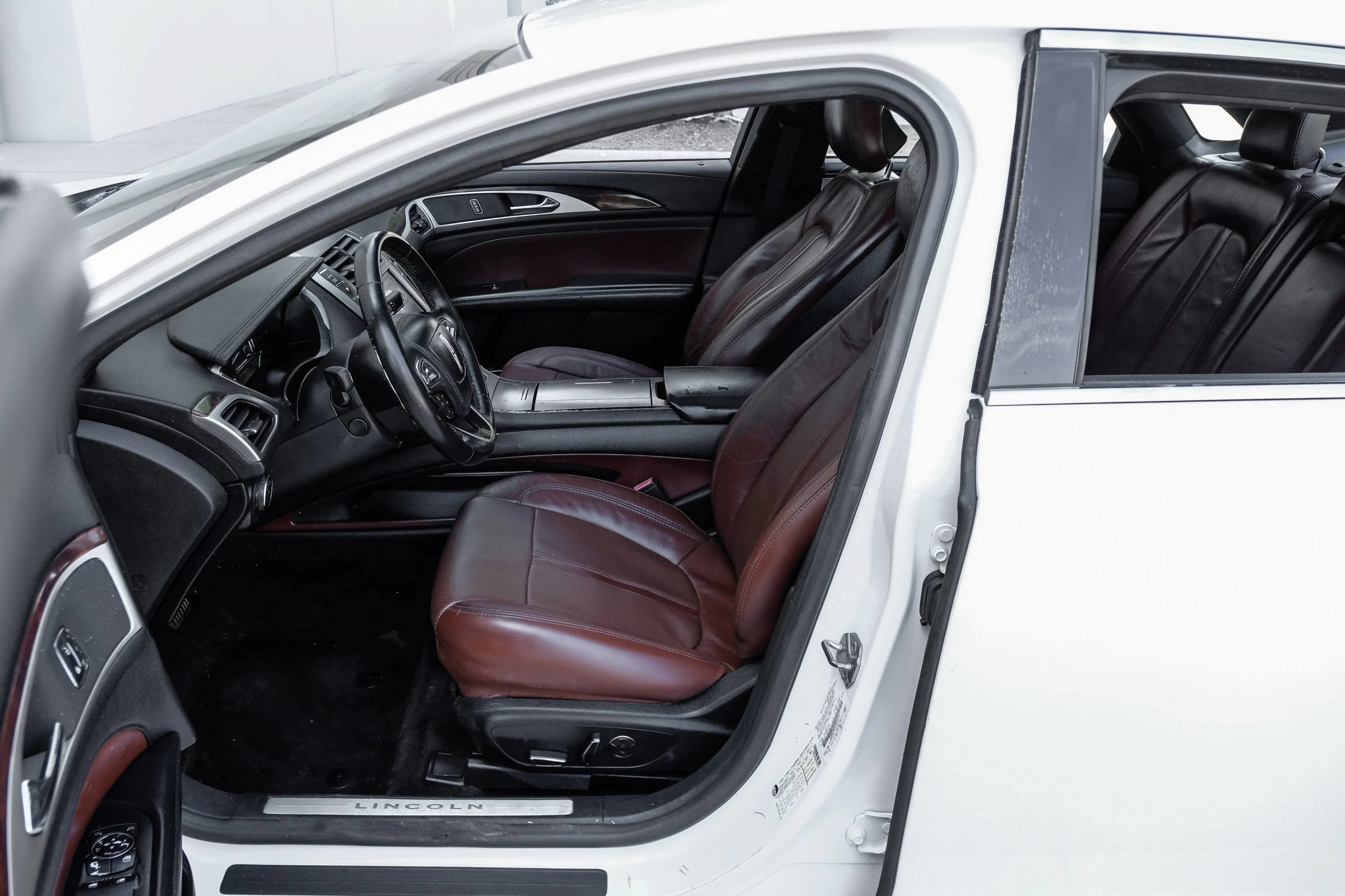 Used 2017 Lincoln MKZ Reserve FWD image 19
