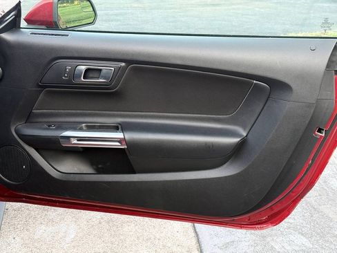 Used 2020 Ford Mustang Coupe RWD image 23