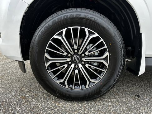 New 2026 Nissan Armada Platinum image 11