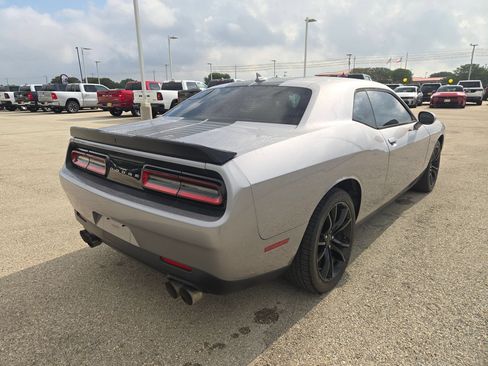 Used 2016 Dodge Challenger SXT w/ Blacktop Package RWD image 3