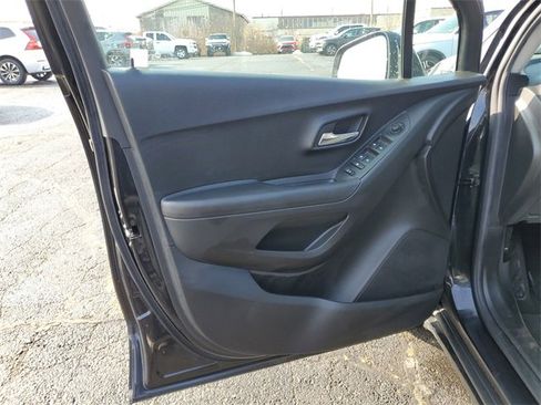 Certified 2016 Chevrolet Trax LT w/ LT Convenience Package image 20