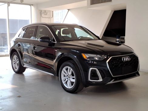 Certified 2023 Audi Q5 2.0T Premium w/ Convenience Package AWD/4WD image 3
