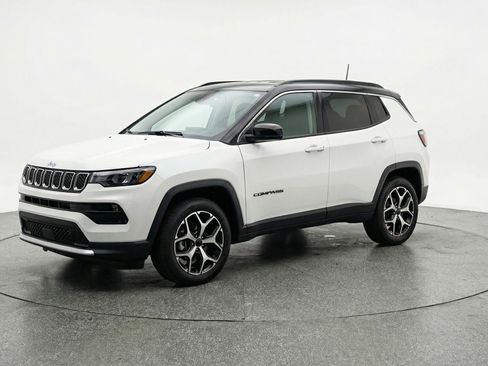 Used 2025 Jeep Compass Limited AWD/4WD image 3