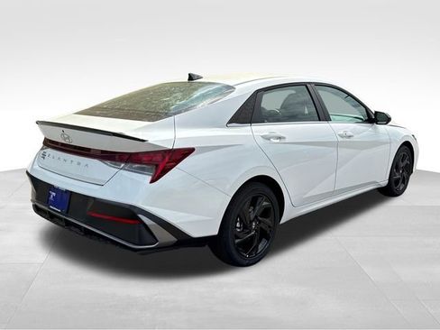 New 2026 Hyundai Elantra SEL Sport Premium FWD image 5