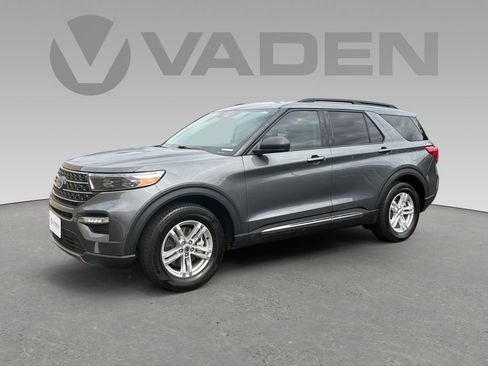 Used 2022 Ford Explorer XLT w/ Equipment Group 202A image 23