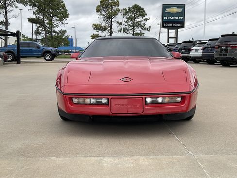 Used 1987 Chevrolet Corvette Coupe image 2