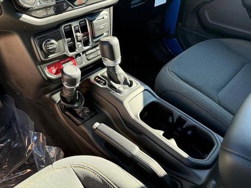 New 2025 Jeep Gladiator Willys image 26