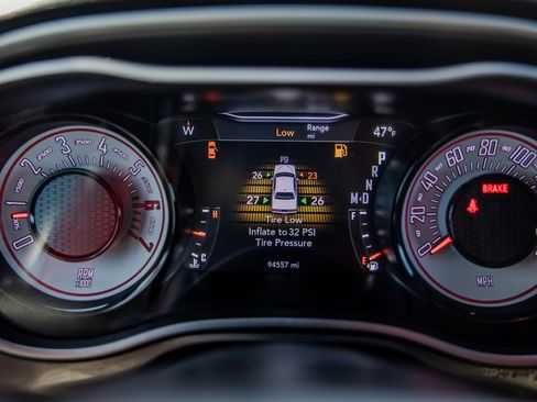 Used 2022 Dodge Challenger R/T w/ Plus Package image 15