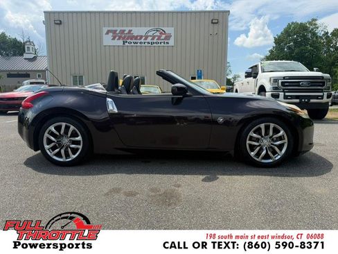 Used 2010 Nissan 370Z Touring RWD image 10