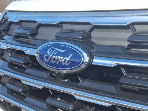 Used 2025 Ford Explorer Active image 28