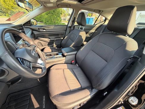 Certified 2024 Nissan Altima 2.5 SV w/ SV Premium Package FWD image 11