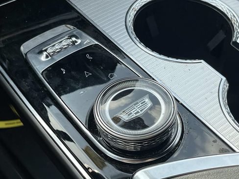Used 2024 Cadillac Lyriq Tech RWD image 39