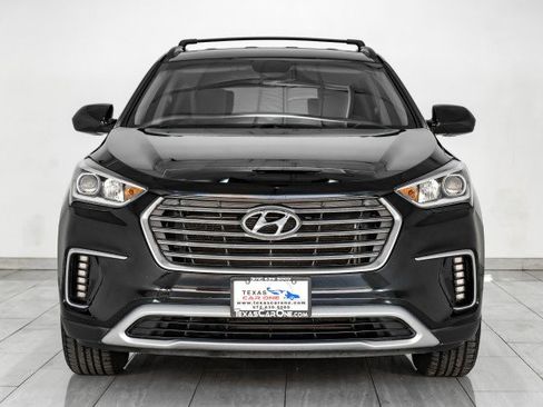 Used 2018 Hyundai Santa Fe SE image 3