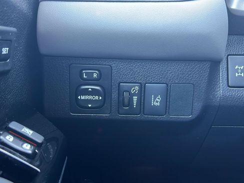 Used 2018 Toyota RAV4 Limited w/ All Weather Liner Package AWD/4WD image 19