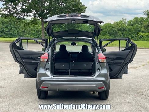 Used 2022 Nissan Kicks SV FWD image 34