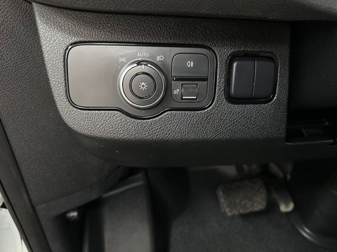 Used 2019 Freightliner Sprinter 144 image 26