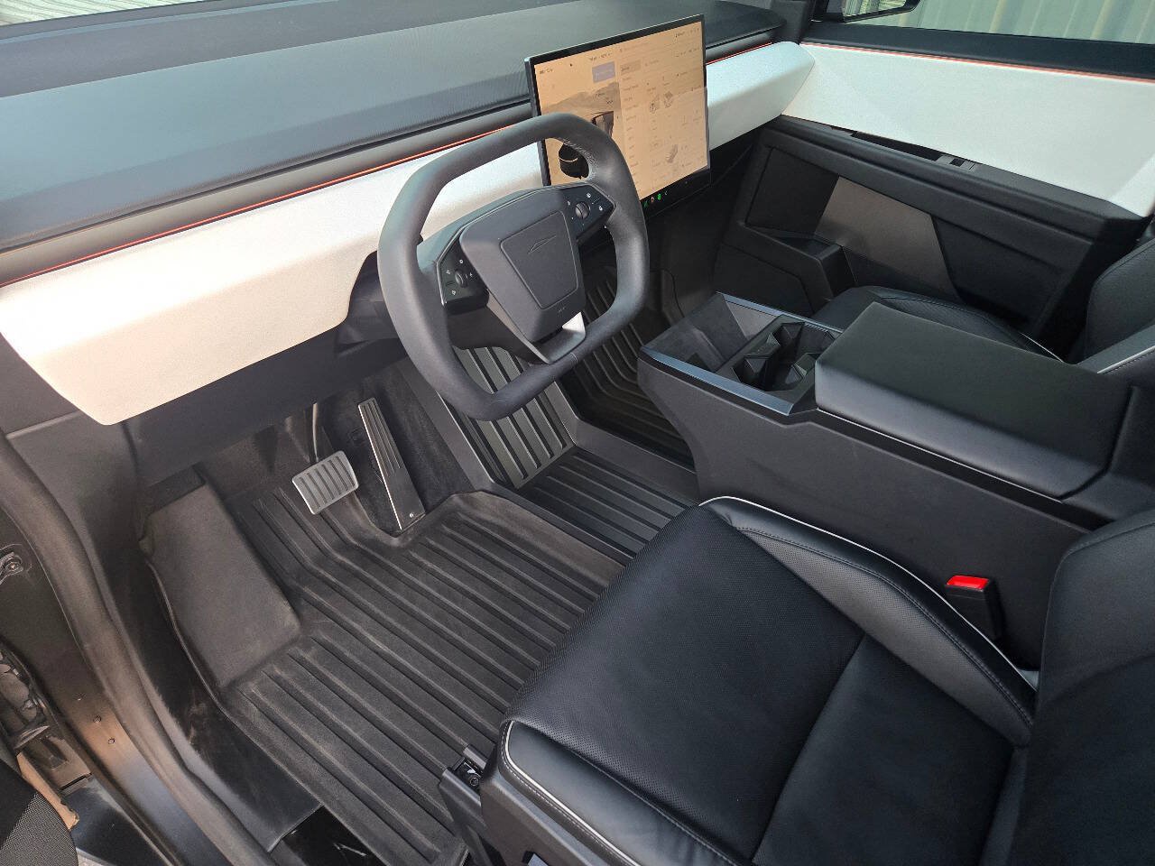 Used 2024 Tesla Cybertruck AWD Crew Cab image 21