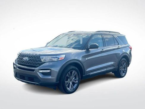 Certified 2024 Ford Explorer XLT w/ Equipment Group 202A AWD/4WD image 4