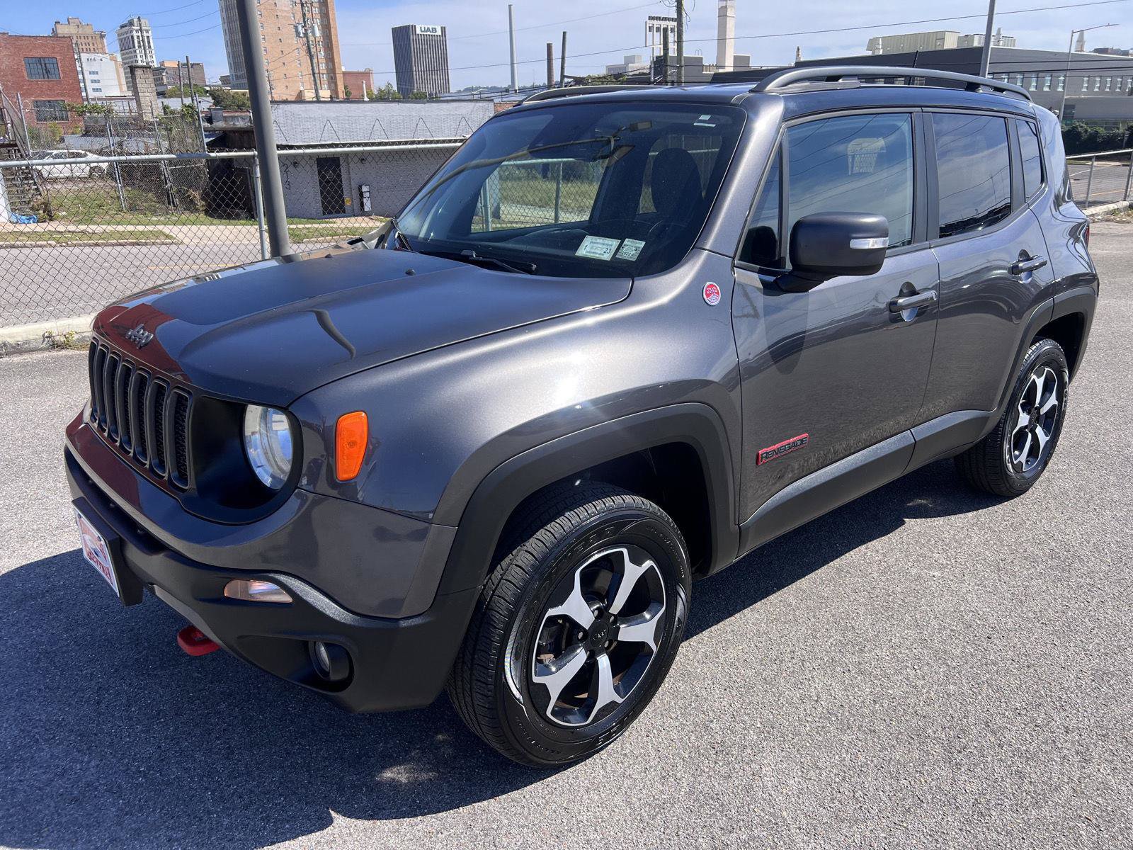 Used 2021 Jeep Renegade Trailhawk AWD/4WD image 3
