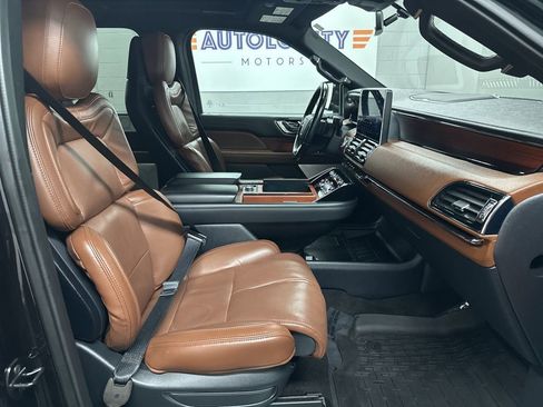 Used 2023 Lincoln Navigator L Reserve AWD/4WD image 19