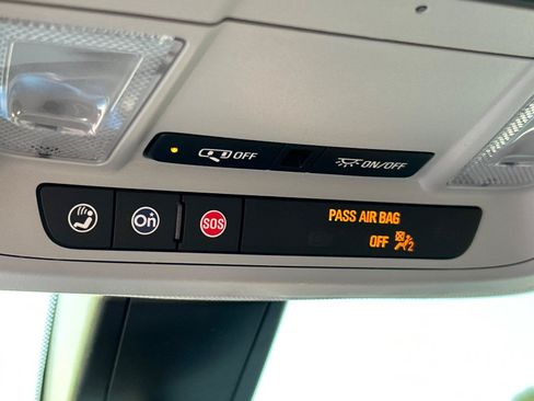 Used 2021 Chevrolet Blazer LT FWD image 21