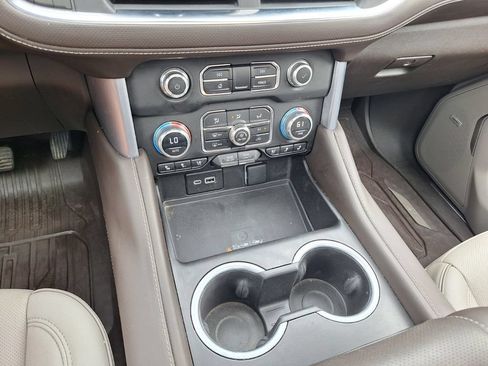 Used 2023 GMC Yukon SLT w/ SLT Luxury Package RWD image 14