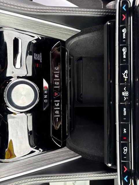 Used 2024 Jeep Wagoneer Series II AWD/4WD image 16