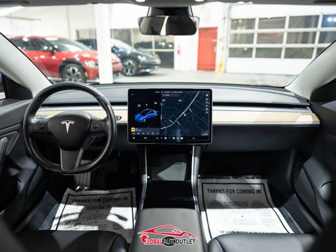 Used 2019 Tesla Model 3 Standard Range Plus image 14