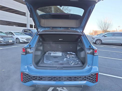 New 2026 Volkswagen Tiguan SEL R-Line image 5